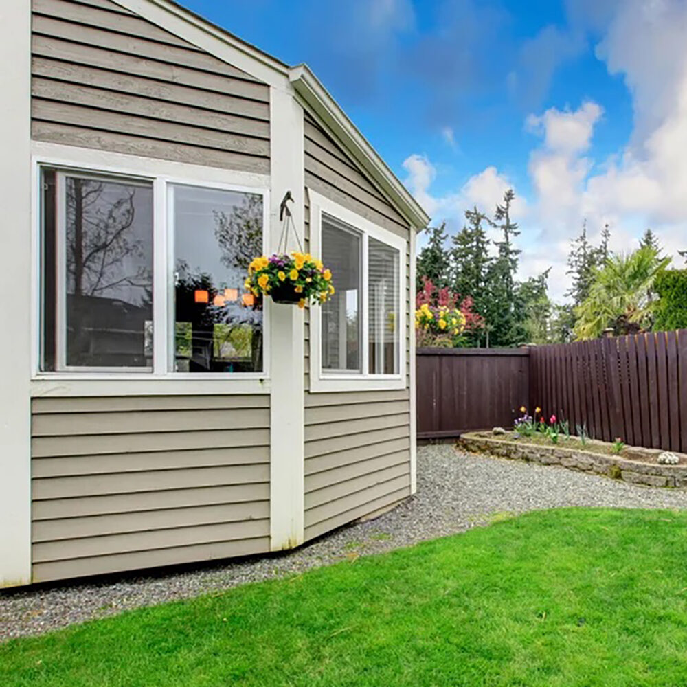 depositphotos_40992215-stock-photo-backyard-view-landscaping-design-idea